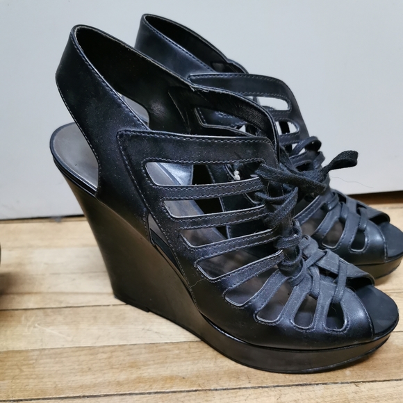 Guess lace up wedge - Picture 2 of 3